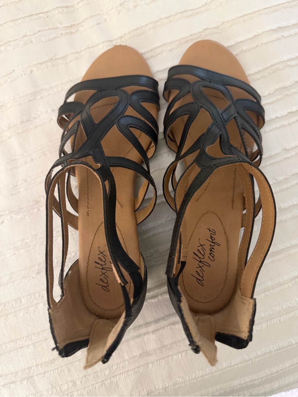 dexflex comfort Black Strappy Cutout Heeled Sandals